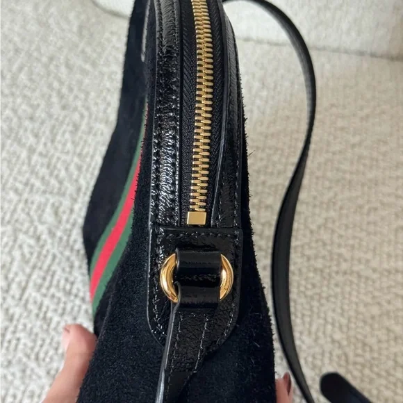 Black Gucci Crossbody Bag with Green and Red Stripe - Picture 5 of 9